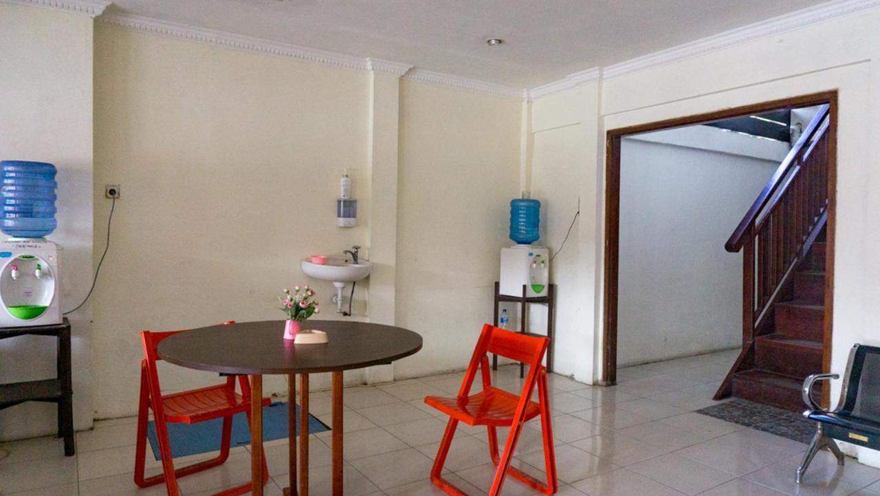 Hotel Reddoorz Near Sentani Airport Jayapura Extérieur photo