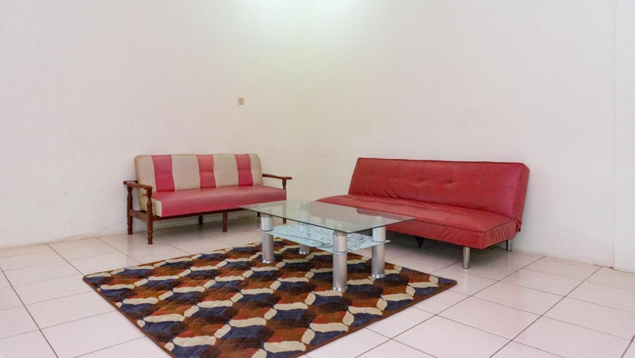 Hotel Reddoorz Near Sentani Airport Jayapura Extérieur photo