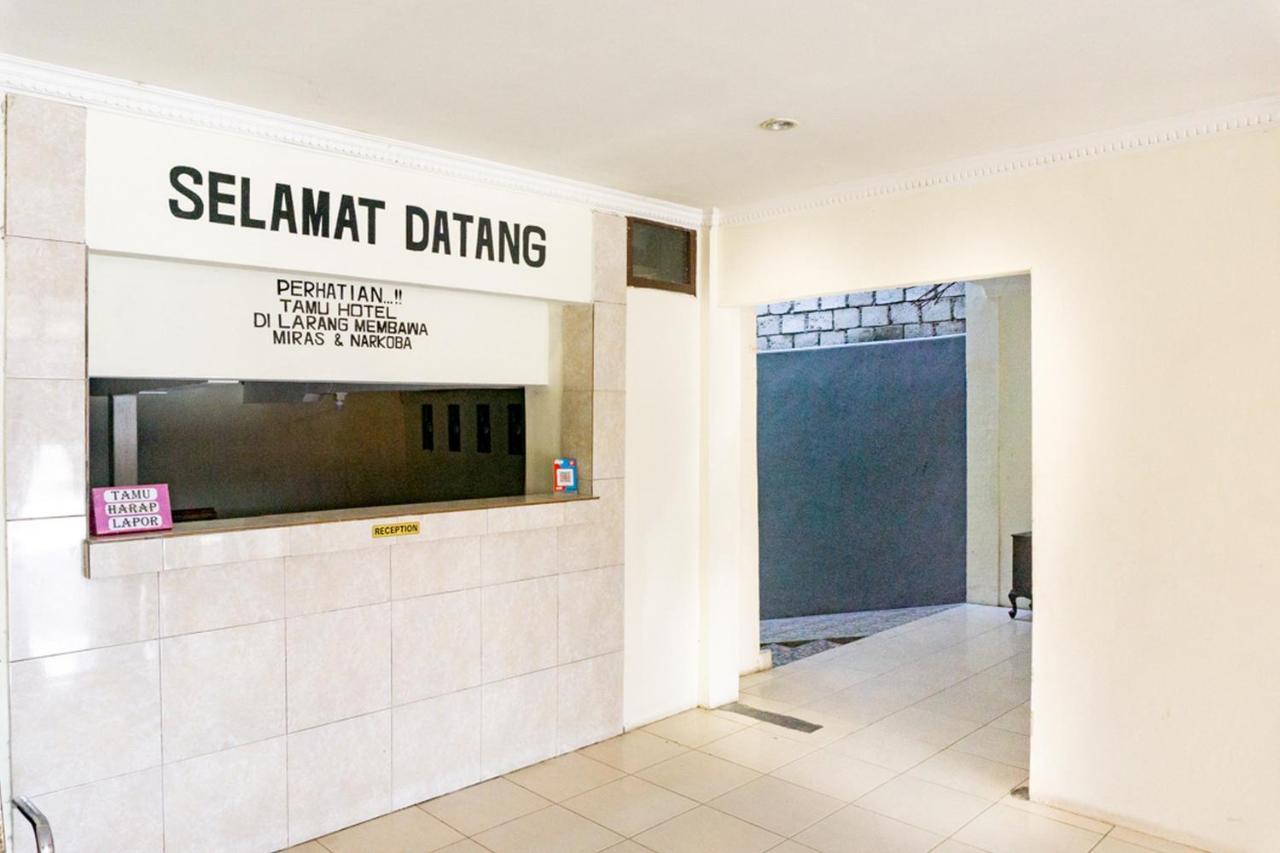 Hotel Reddoorz Near Sentani Airport Jayapura Extérieur photo