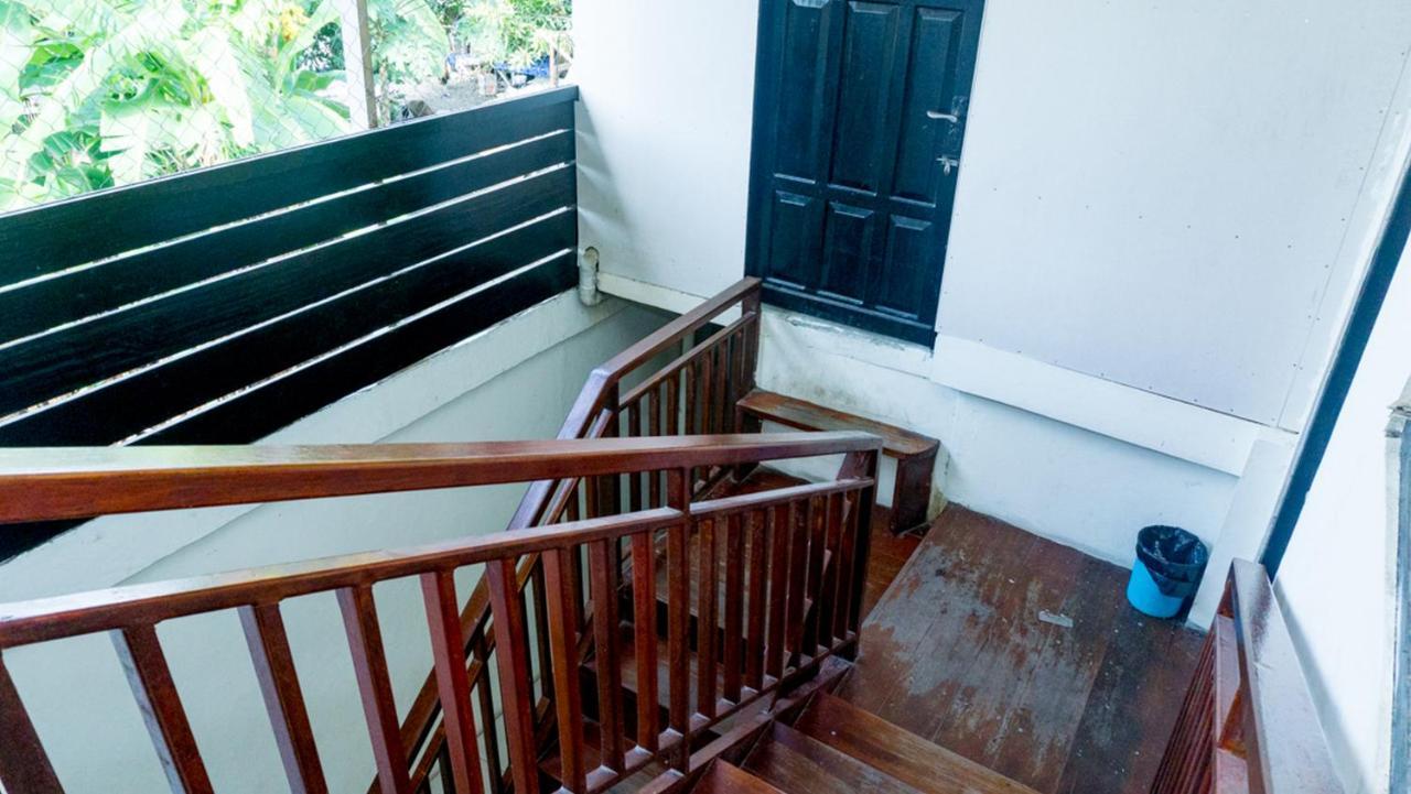 Hotel Reddoorz Near Sentani Airport Jayapura Extérieur photo