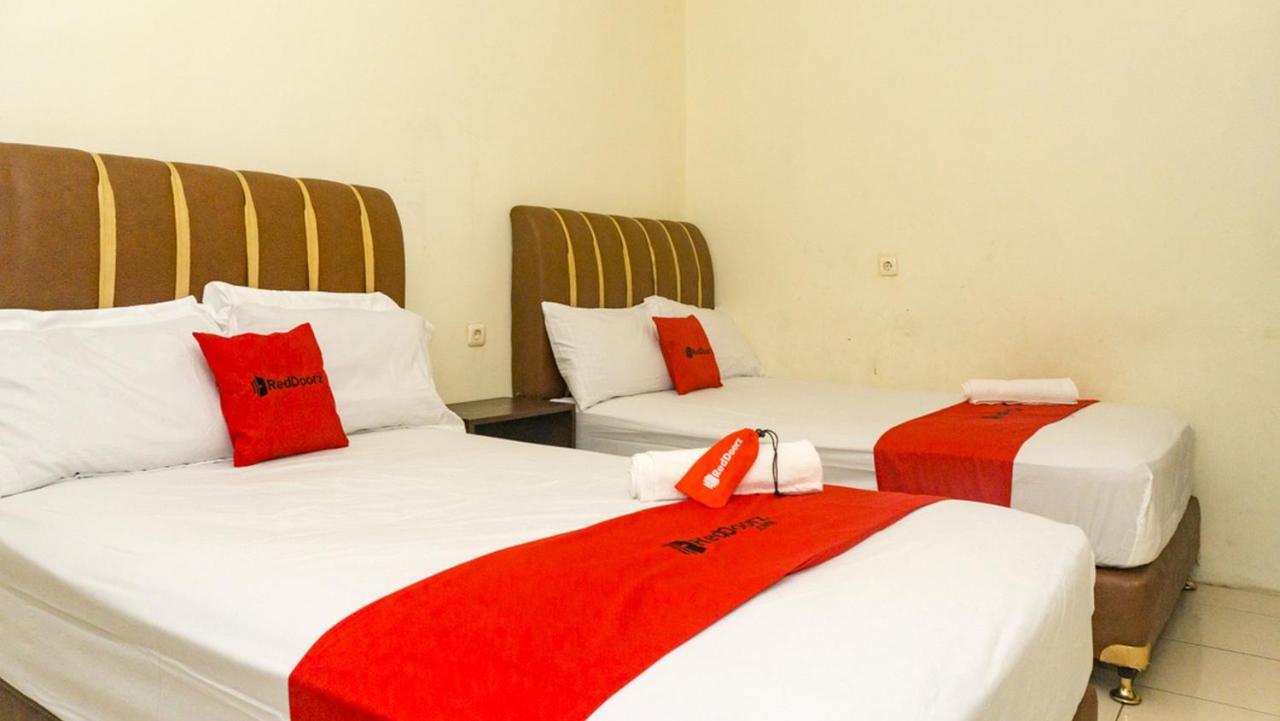 Hotel Reddoorz Near Sentani Airport Jayapura Extérieur photo